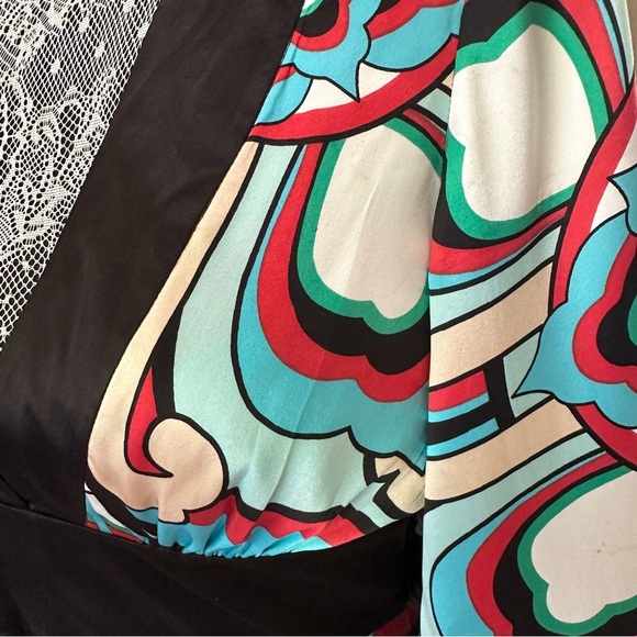 BeBe 100% Silk Graphic V-Neck Dress Size Small - Picture 5 of 16
